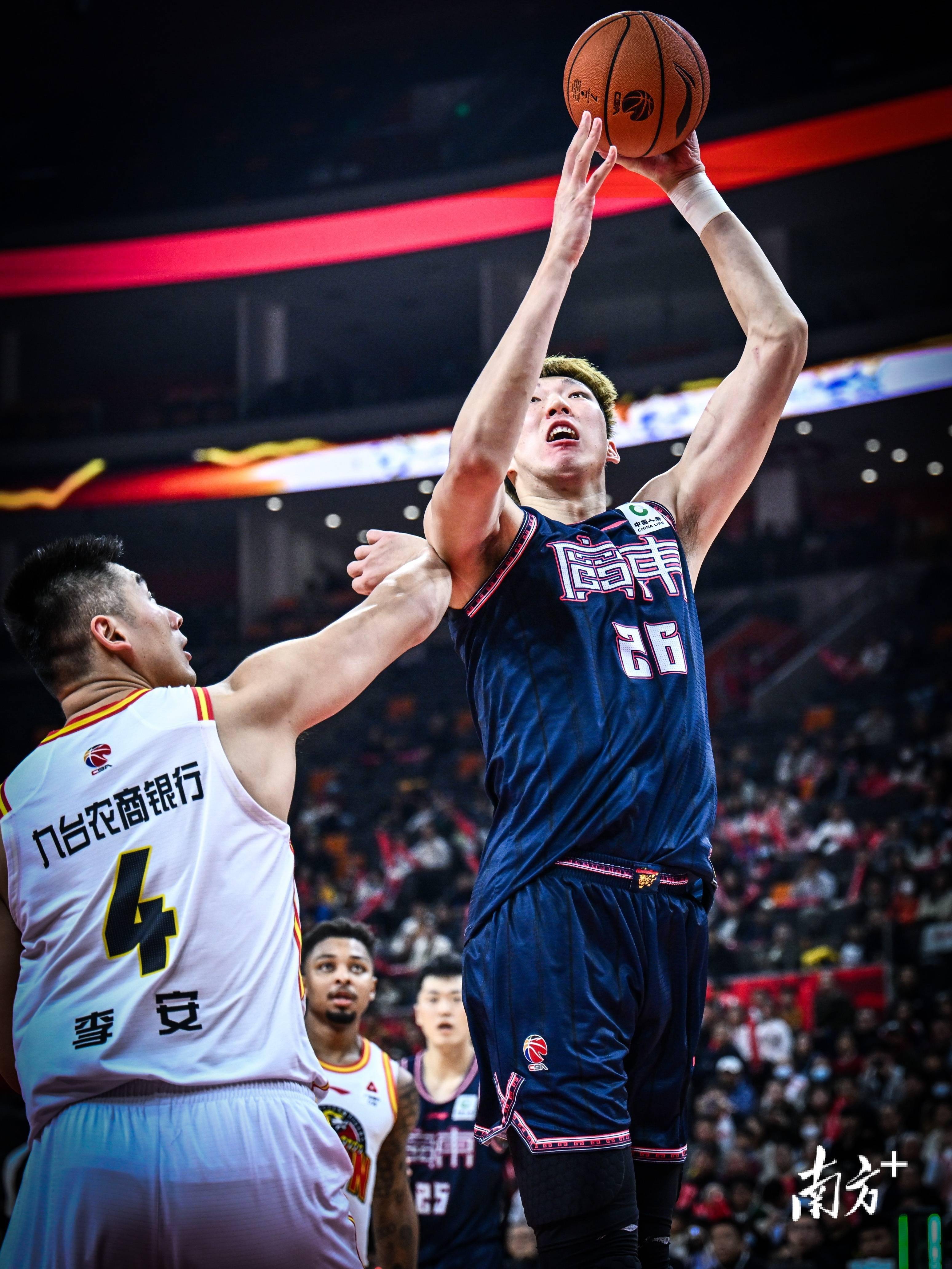 汉布格斯难为对手,主场斩获关键三分的简单介绍 汉布格斯难为对手,主场斩获关键三分的简单介绍