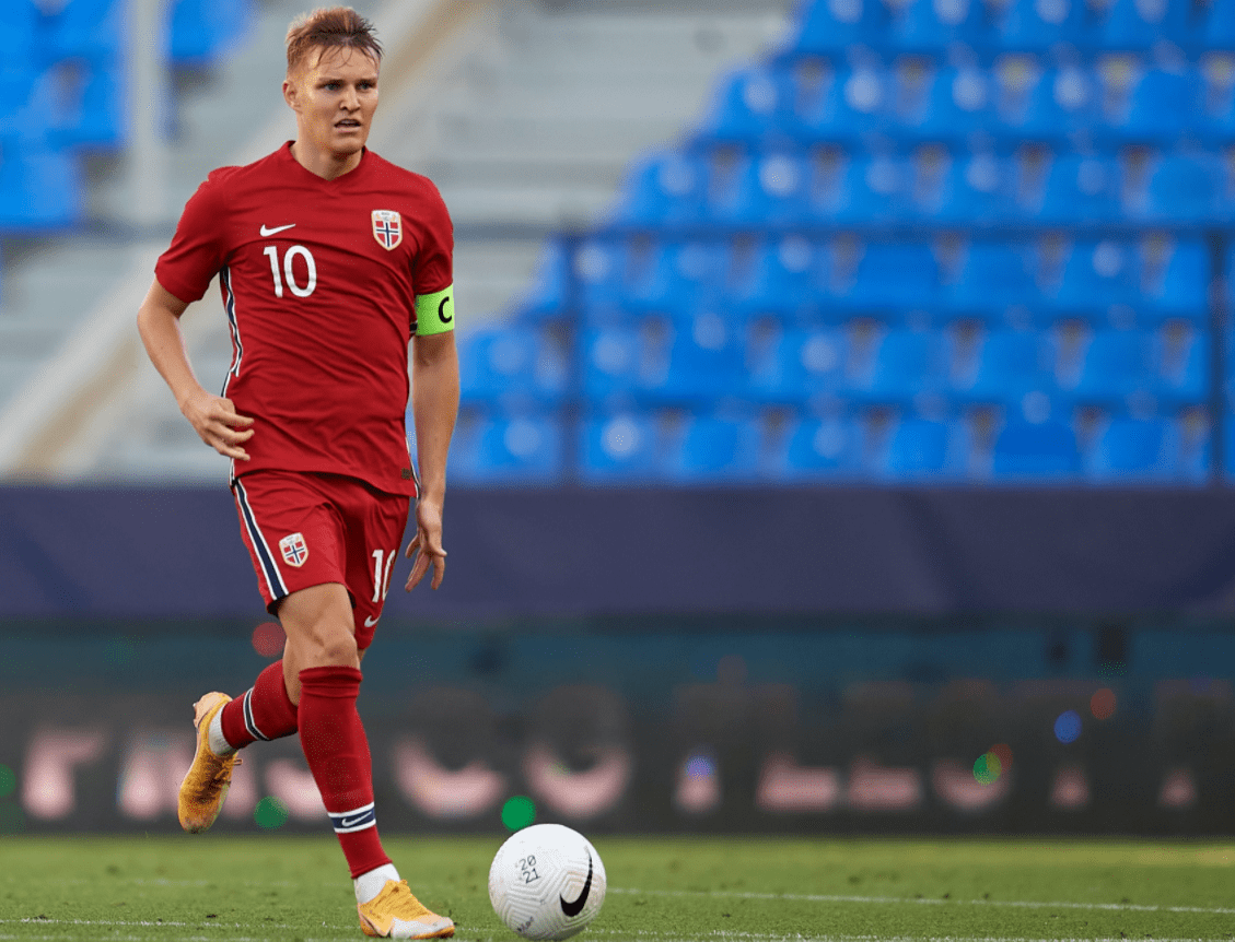 挪威队逆转胜利，实现晋级欧锦赛半决赛的简单介绍