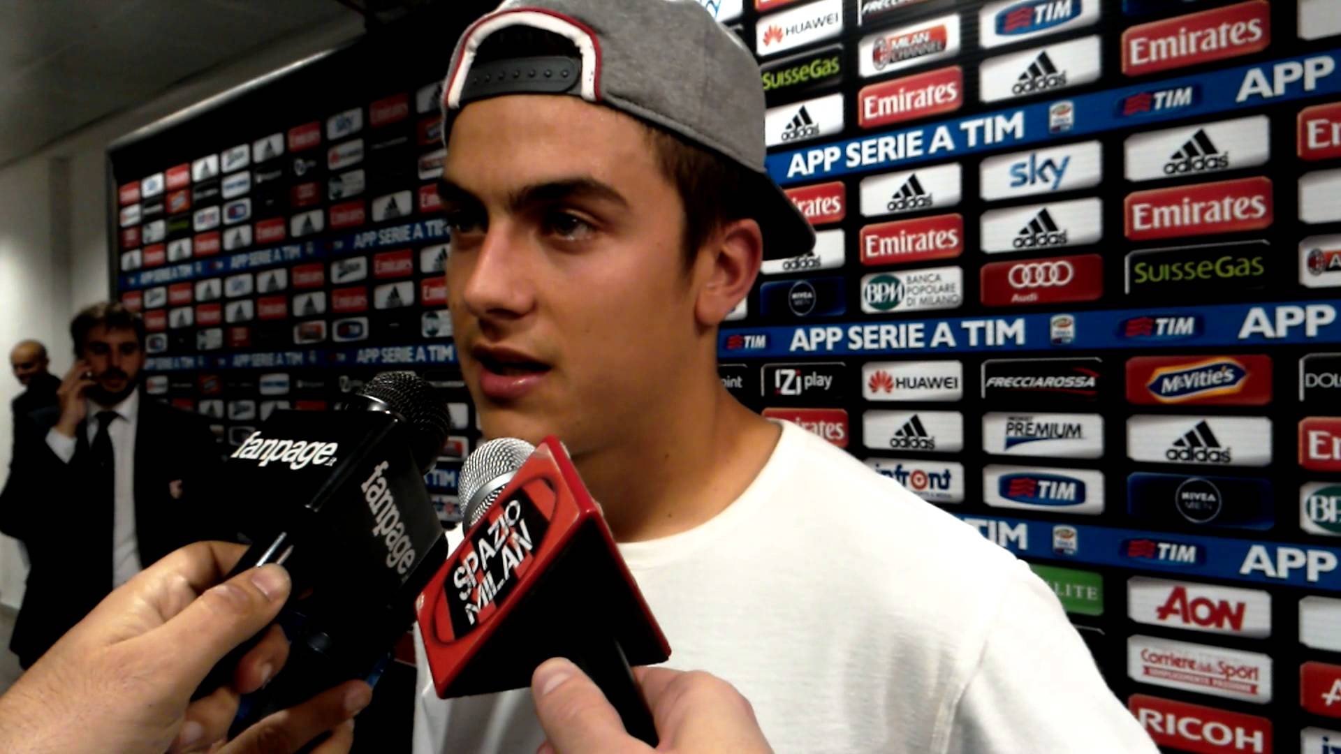 包含AC米兰主帅晒天文工资巴勒莫俨然大差距的词条 包含AC米兰主帅晒天文工资巴勒莫俨然大差距的词条