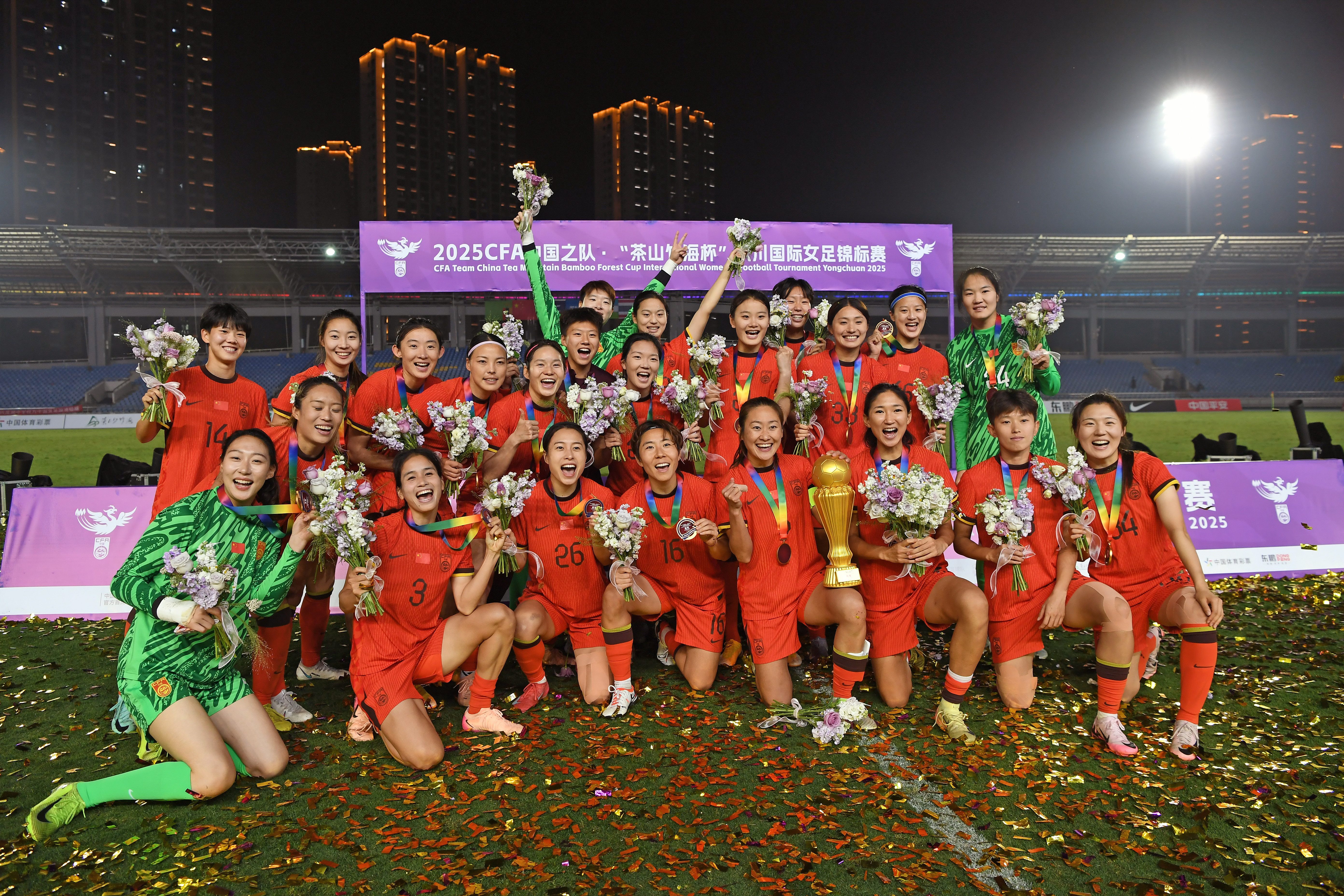 aoa体育课程-中国女足队员们奋勇拼搏，成功晋级下一轮(中国女足队员们奋勇拼搏,成功晋级下一轮比赛)