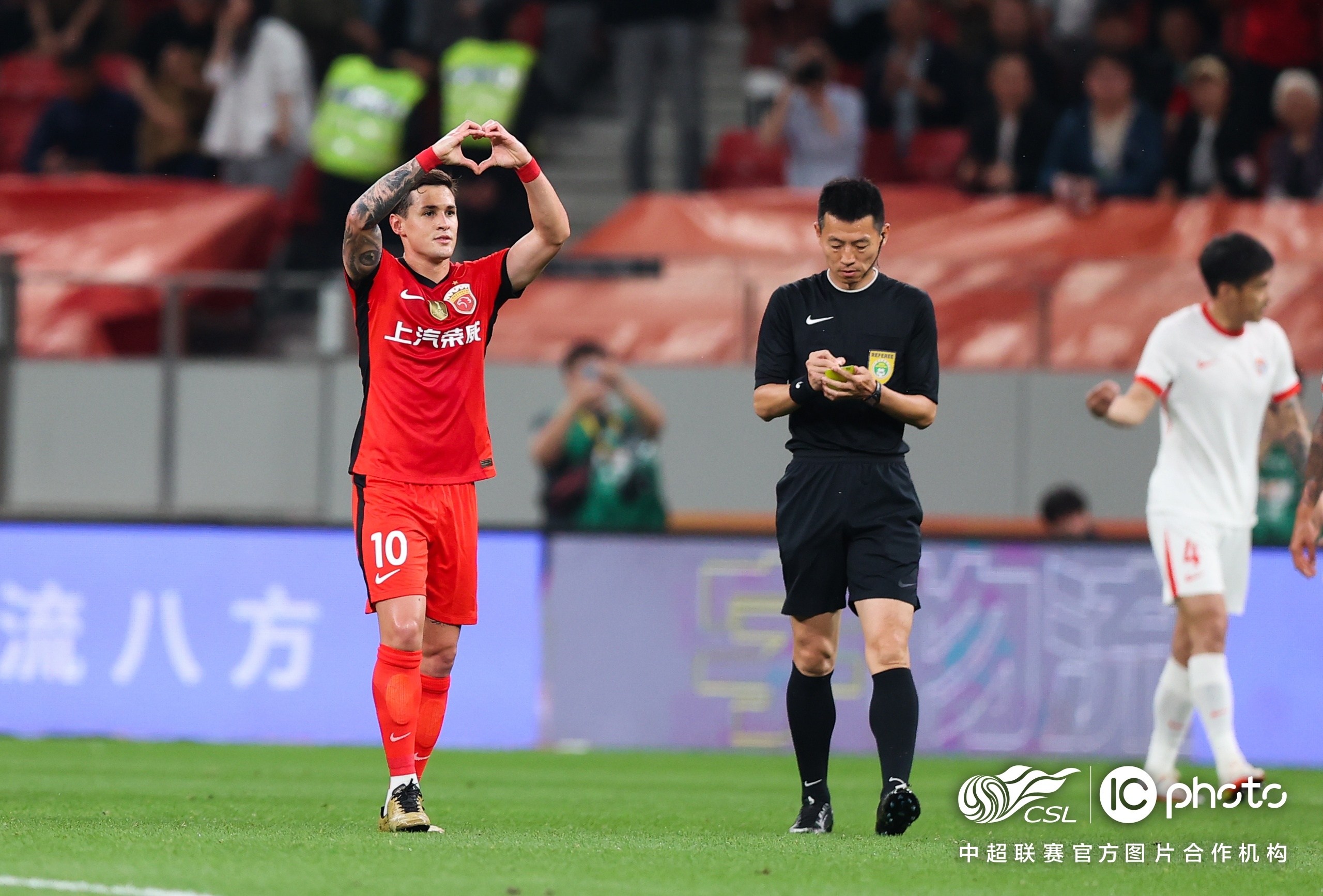 aoa体育培训-深圳队爆发神级表现，中超被彻底压制，破门的简单介绍