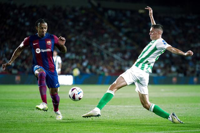 aoa体育-皇家贝蒂斯队意外爆冷，失去晋级机会