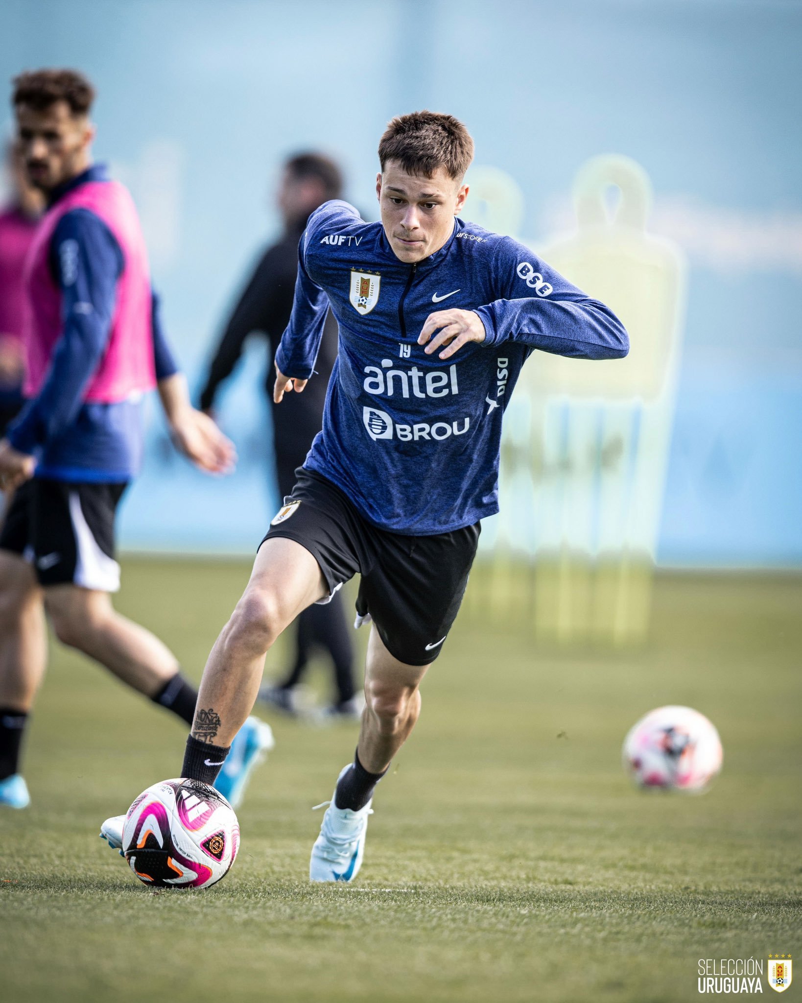 aoa体育-乌拉圭队不敌秘鲁，欧锦赛征程告别