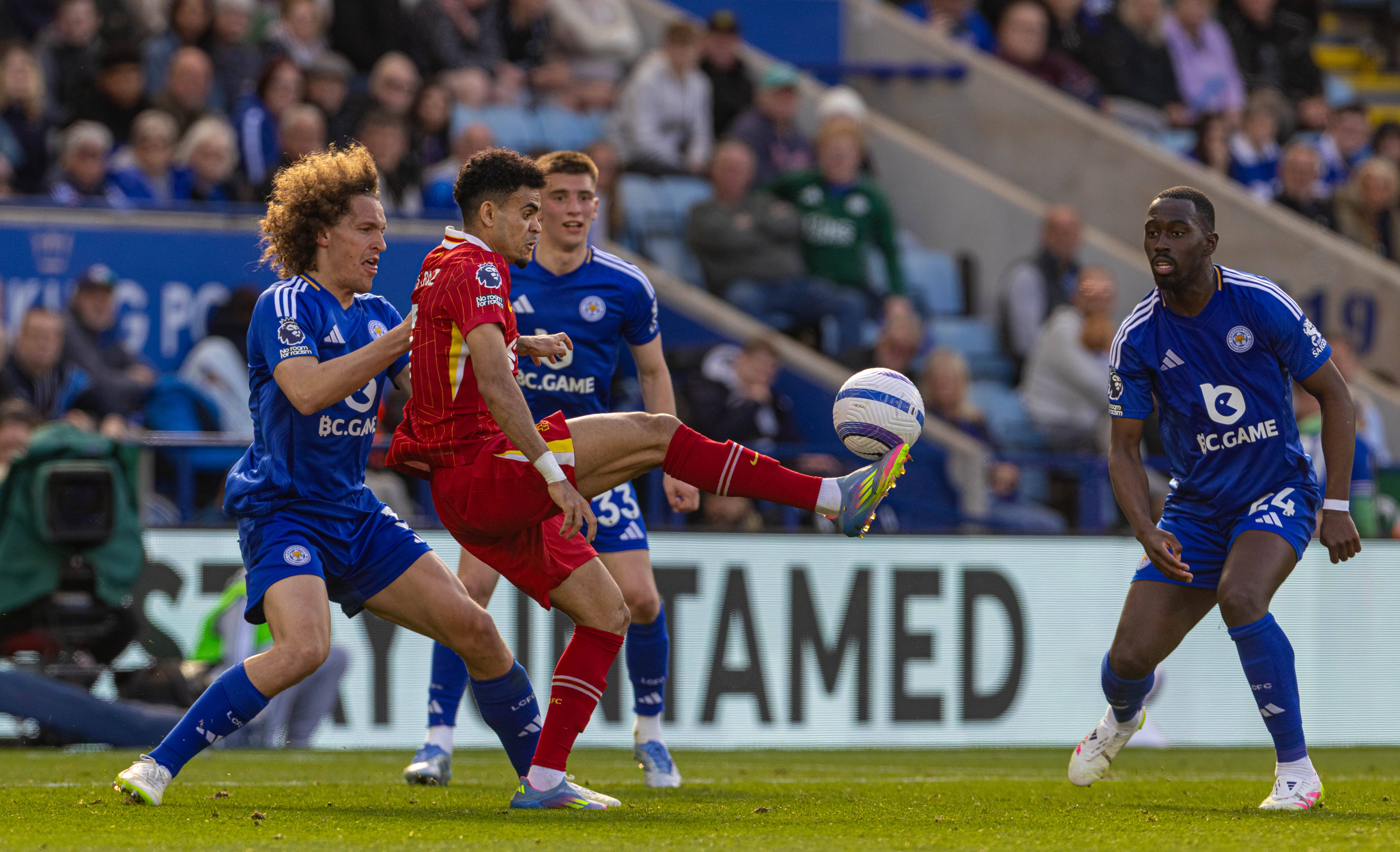 aoa体育馆-哈德斯菲尔德主场战平富勒姆，抢得一分的简单介绍