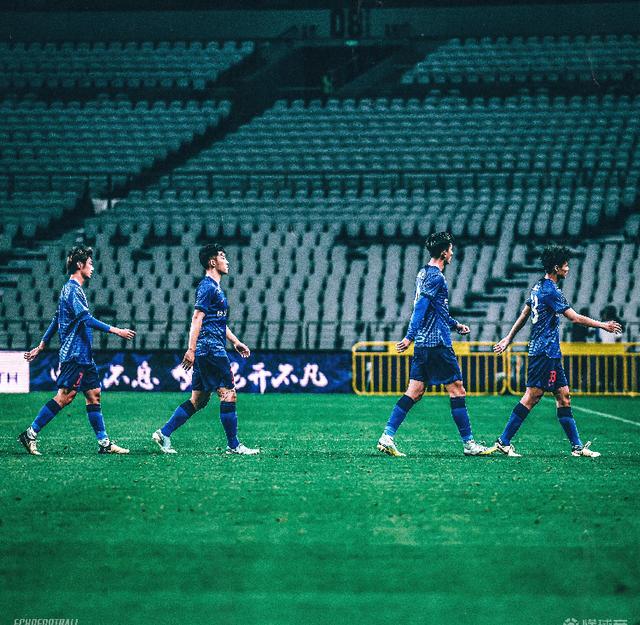 aoa体育教练-关于上海队成功逆袭，赢得了当晚比赛的胜利的信息