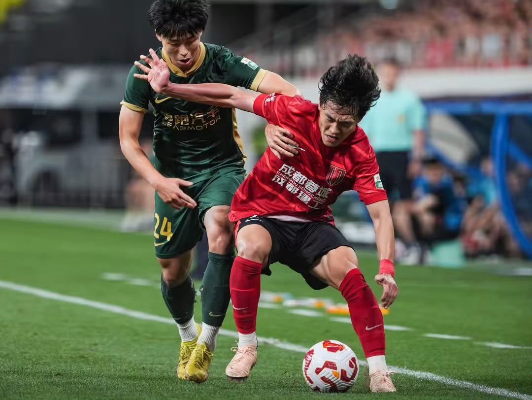 aoa体育视频-中超球队在训练中勤奋拼搏，备战充分的简单介绍