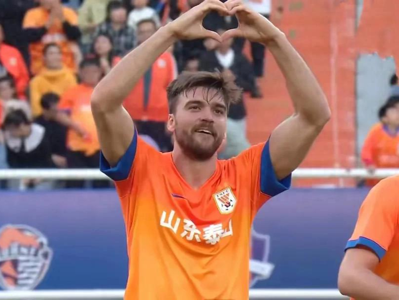 东亚球队在重要比赛中获胜