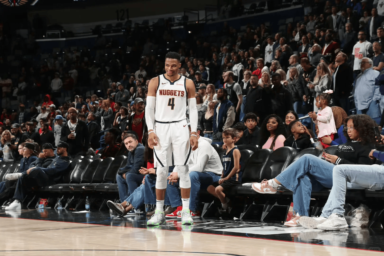 关于快船主控表现抢眼,场上组织能力无懈可击的信息 关于快船主控表现抢眼,场上组织能力无懈可击的信息