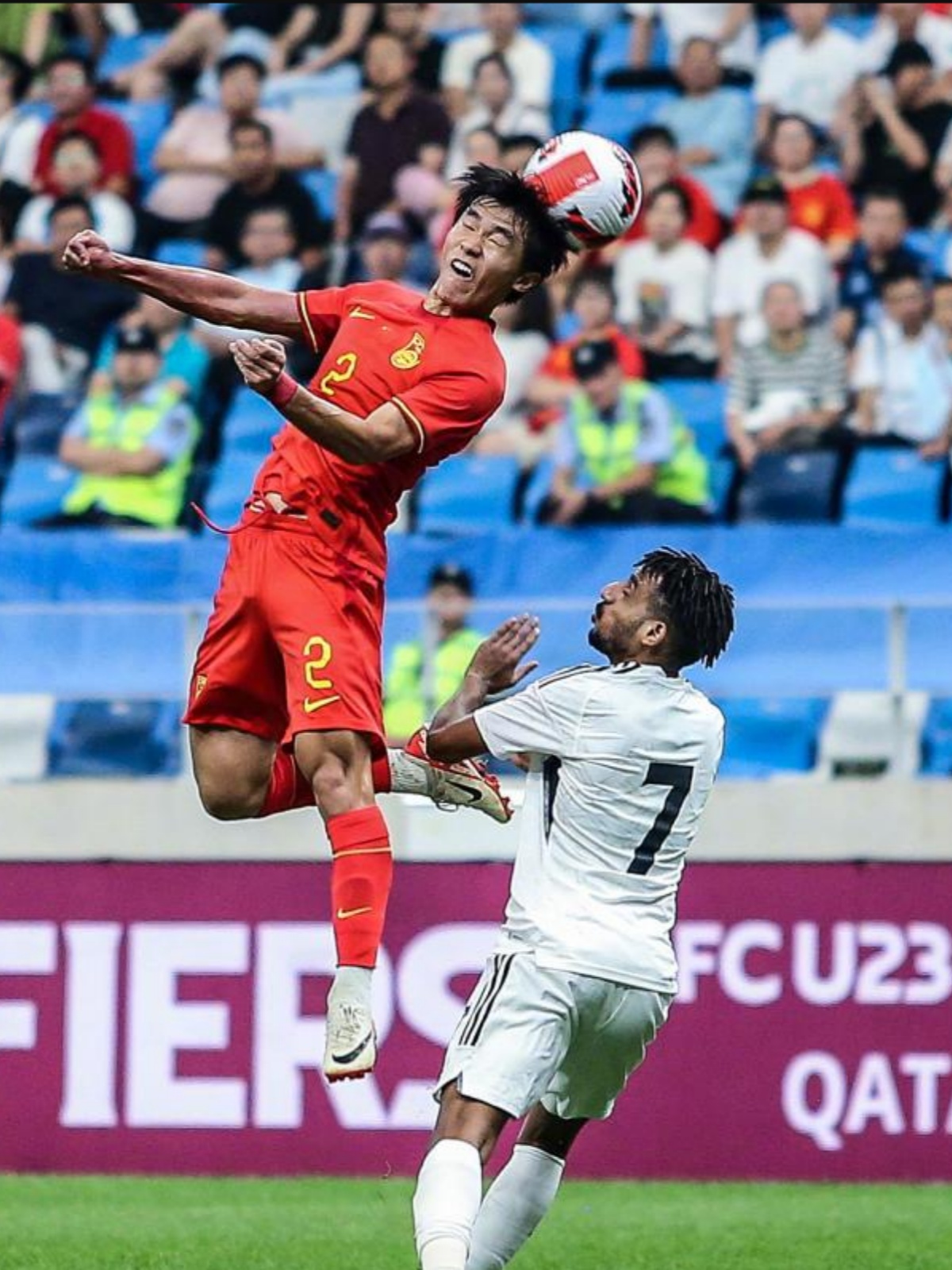 双线作战!球队奋力一搏争取胜利的简单介绍 双线作战!球队奋力一搏争取胜利的简单介绍