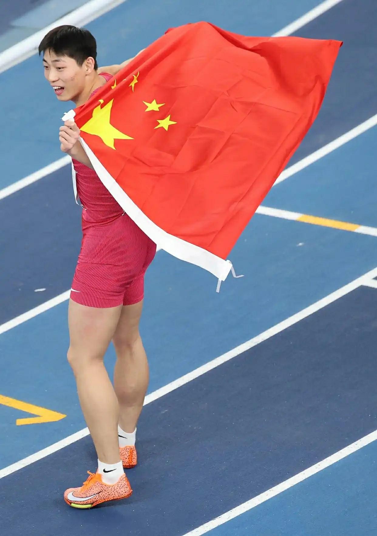 aoa体育-关于顽强拼搏！运动员个人成绩突出的信息