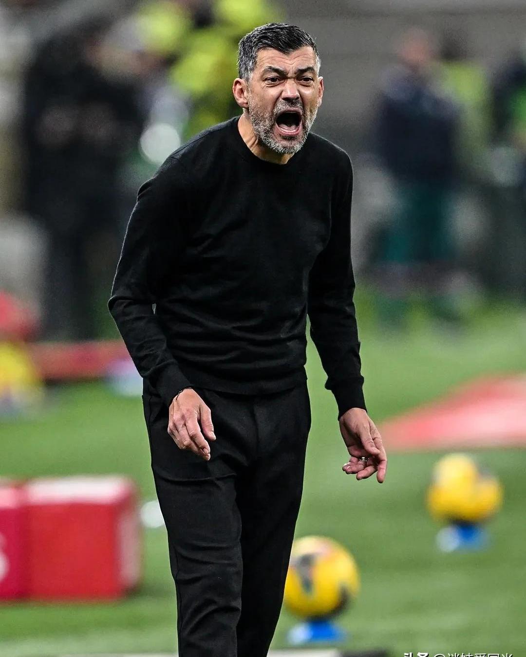 亨克客场逆袭AC米兰，赢得关键胜利