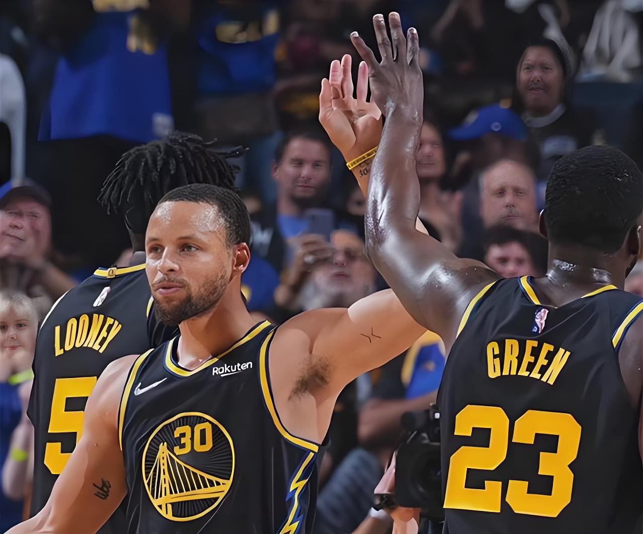 纽约篮网VS洛杉矶湖人,总决赛首战打响 纽约篮网VS洛杉矶湖人,总决赛首战打响